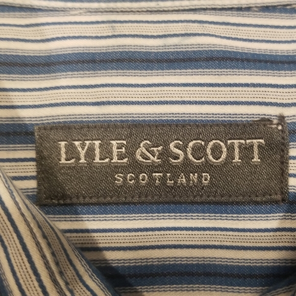 Lyle & Scott Button up Shirt. Men's size Large - Picture 2 of 7